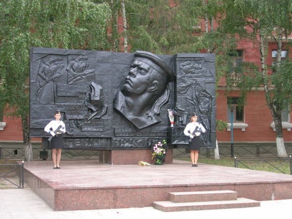 Памятник в Тольятти