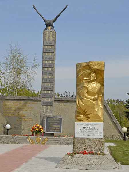 Памятник в Рязани (училище)