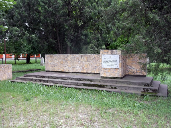 Воинское кладбище в городе Пустасабольч (общий вид)
