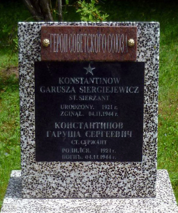 Воинское кладбище в деревне Вронки Вельке (вид 2)