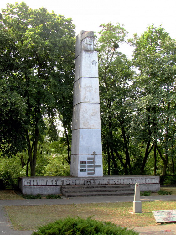 Воинское кладбище в городе Хелмно