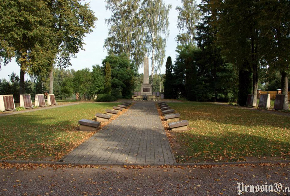 Воинское кладбище в городе Кудиркос-Науместис (общий вид)