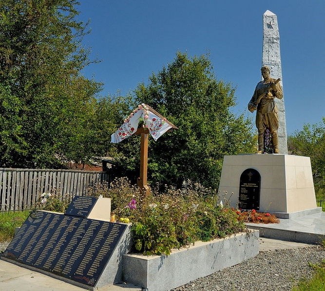 Памятник над братской могилой