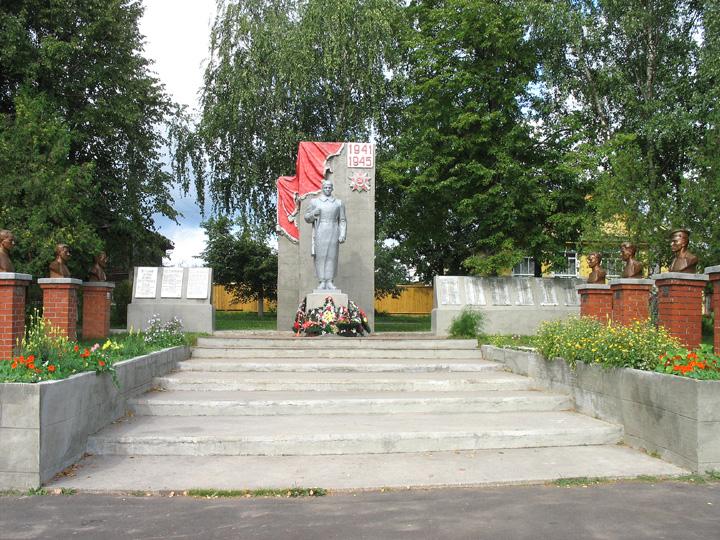 Воинский мемориал в Ветлуге