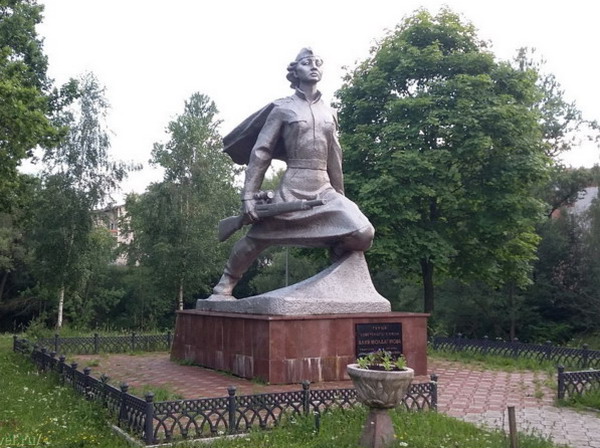 Памятник в Новосокольниках