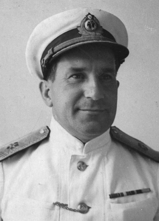 Г.Н. Холостяков, 1940-е годы