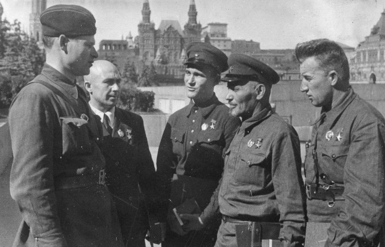 После награждения в Москве, 1942 год