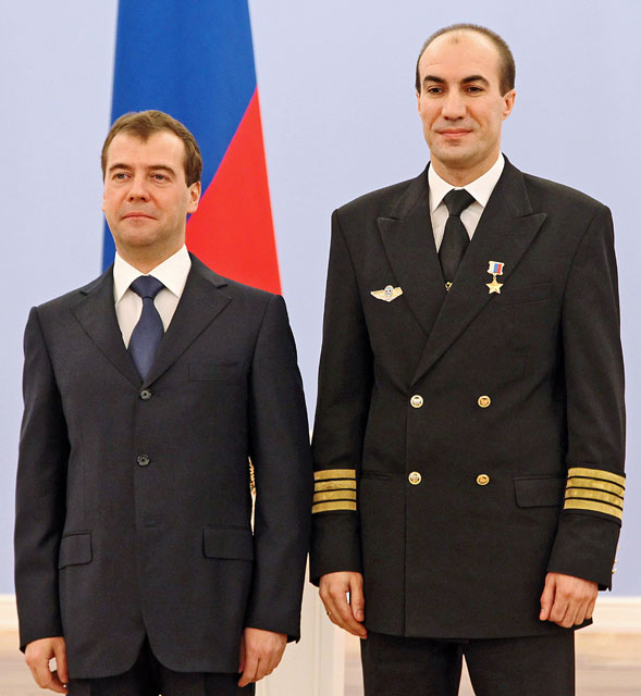 16 ноября 2010 года. Московская область, Горки. Церемония вручения государственных наград экипажу «Ту-154».