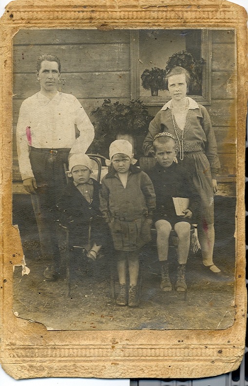 С.В.Артамонов с семьей