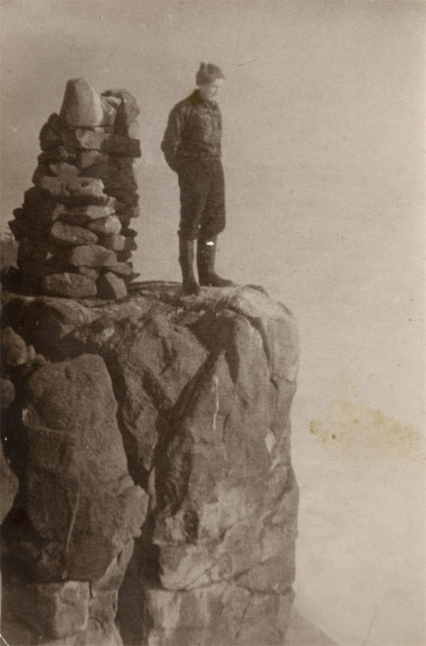 О.А.Куксин на мысе Столбовой (остров Рудольфа, Земля Франца-Иосифа), 1937 г. 