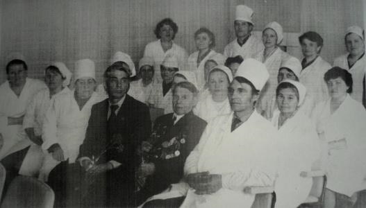 С персоналом Новоуткинской больницы