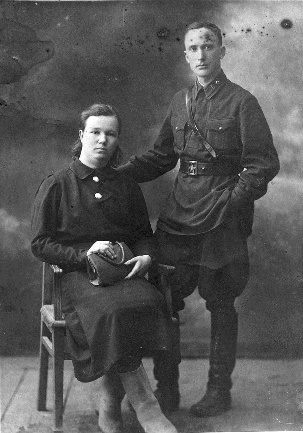 Г.Г. Тарасов с супругой (1942 год).