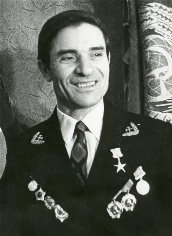 Сахаров Анатолий Михайлович