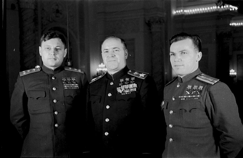 А.И.Покрышкин, Г.К.Жуков и И.Н.Кожедуб, 1945 год