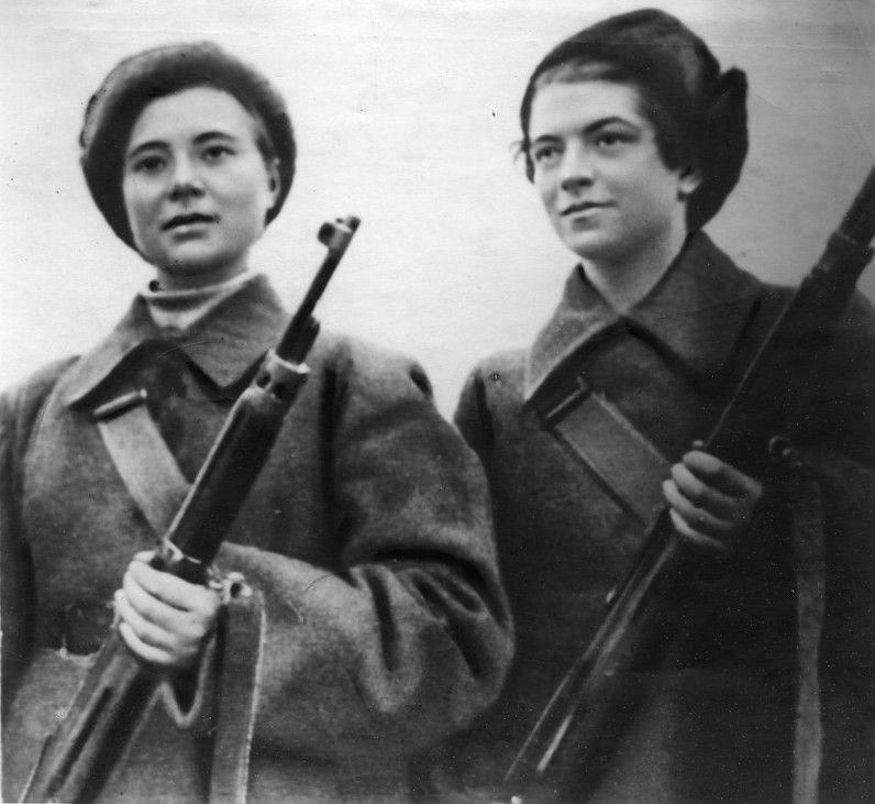 М.С.Поливанова и Н.В.Ковшова, 1942 год.