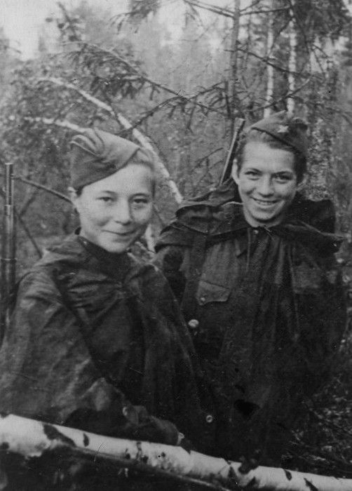 М.С.Поливанова и Н.В.Ковшова, 1942 год.
