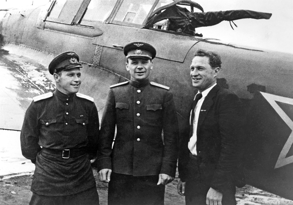 В.К. Коккинаки с братьями, 1944 год