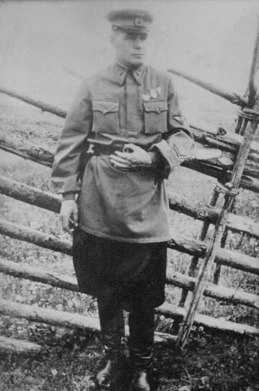 Май 1941 г. П.И.Семак в отпуске в родном селе.