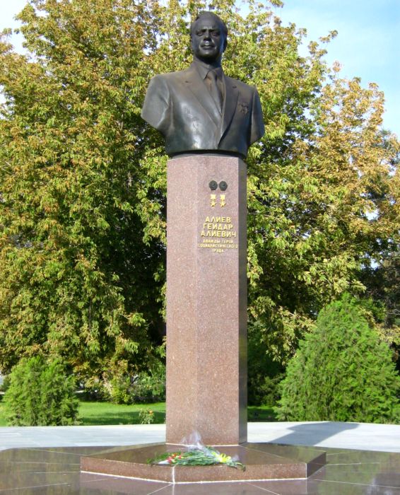 Памятник в Нахичевани