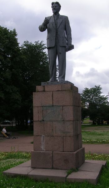 Памятник в Выборге