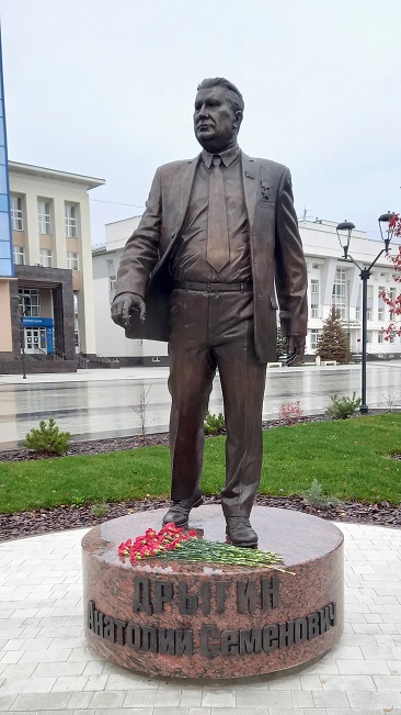 Памятник в Вологде