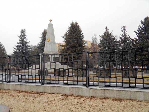 Воинское кладбище в городе Секешфехервар (общий вид)