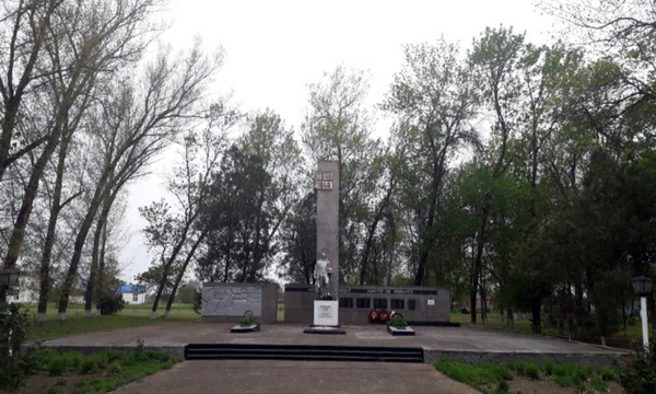 Мемориал на хуторе Гречаная Балка (общий вид)