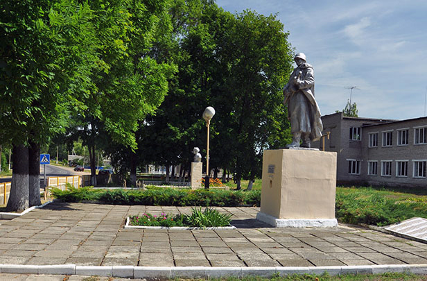 Братская могила в деревне Литвиновичи (общий вид)