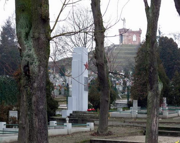 Воинское кладбище в городе Накло-над-Нотецен (общий вид)