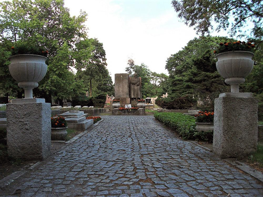 Воинское кладбище в городе Варшава