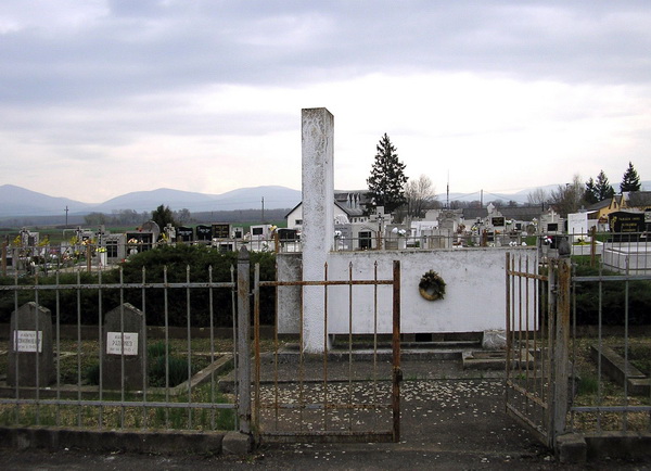 Воинское кладбище в городе Энч (общий вид)