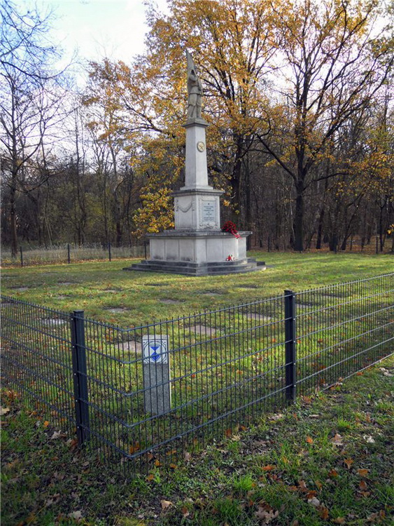 Воинское кладбище в Блюмберге (общий вид)