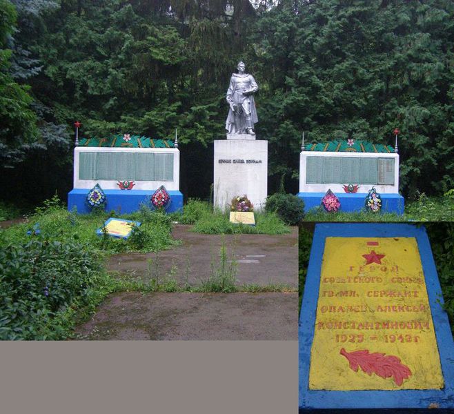 Братская могила в селе Стольное