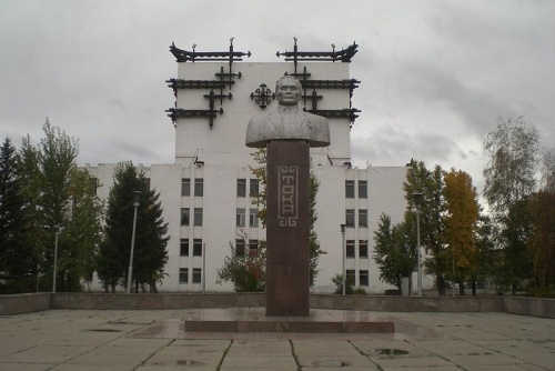 Памятник в Кызыле