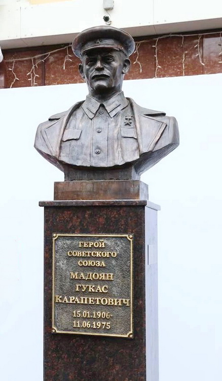 Бюст в Ростове-на-Дону