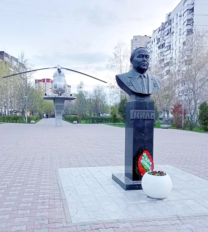 Бюст в Москве