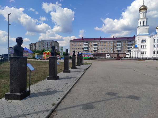 Аллея Славы  в городе Краснослободск (общий вид)