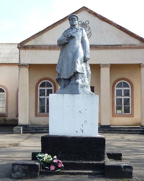 Памятник в селе Болтышка