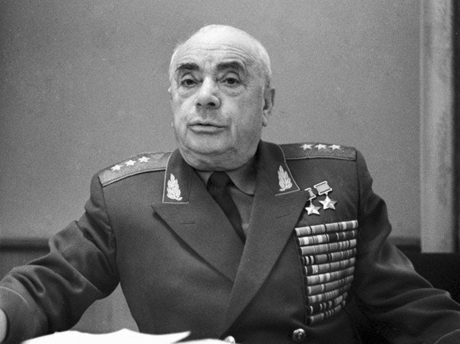 Военные деятели великой отечественной. Генерал полковник Советской армии герой советского Союза.