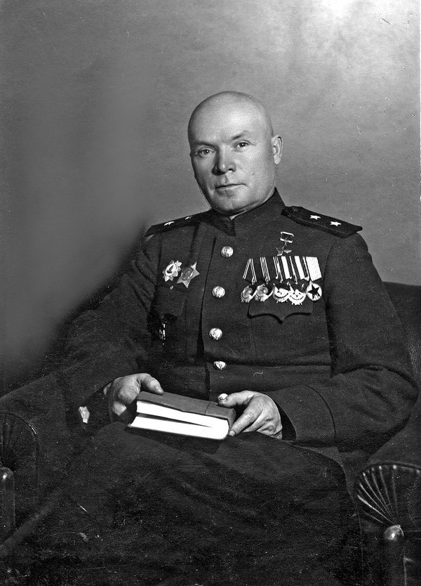 Д.Д. Лелюшенко, 1943 год