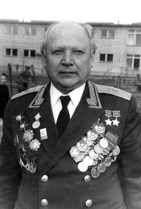 Е.М. Кунгурцев, 1975 год