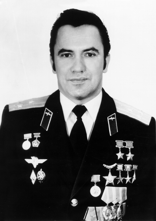 Л.И.Попов, середине 1980-х годов