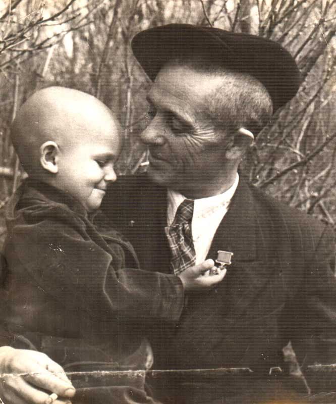 Духанин Е.И. с сыном Виктором.