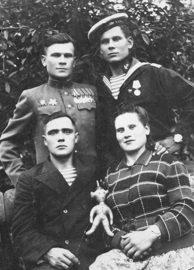 1947 г. Г.И.Рыженко с родными