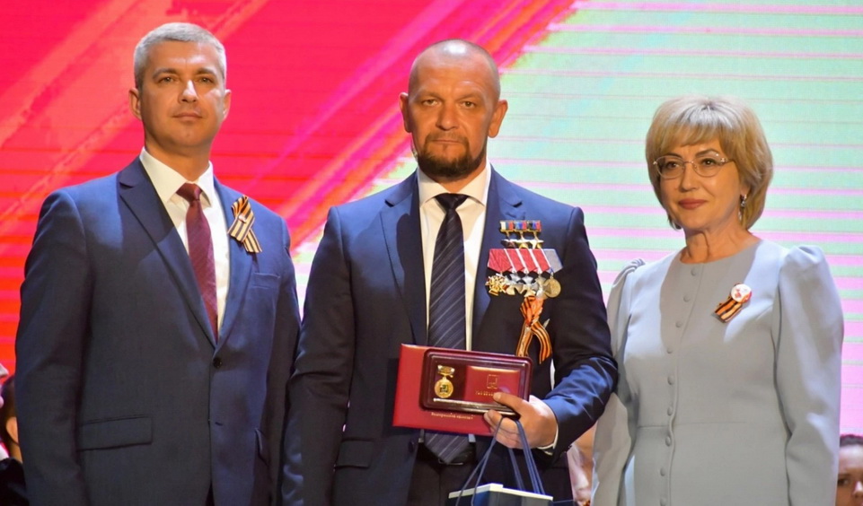 В. В. Бондарь