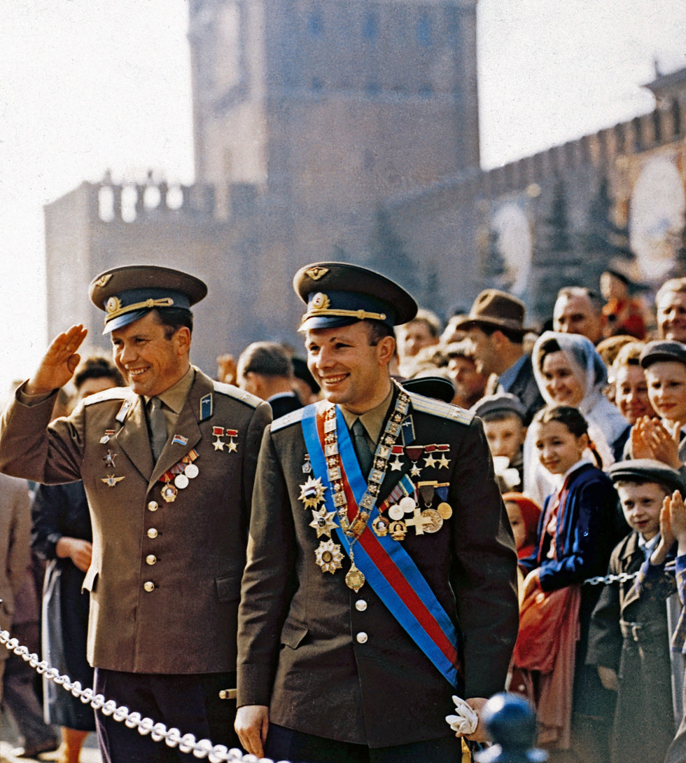 Полет первого в мире космонавта юрия. Гагарин 1963. Гагарин на красной площади 1961. Встреча Юрия Гагарина в Москве 14 апреля 1961 года.