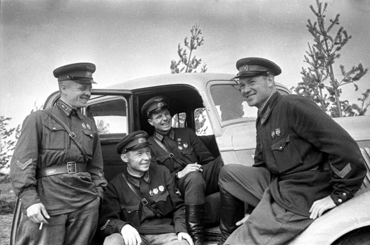 Слева направо: И.А. Каберов, С.И. Львов, М.А. Ефимов, Г.Д. Костылев 