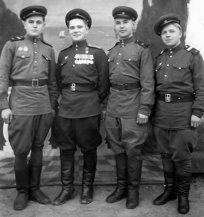 В.К. Ерошкин с товарищами, 1947 год.