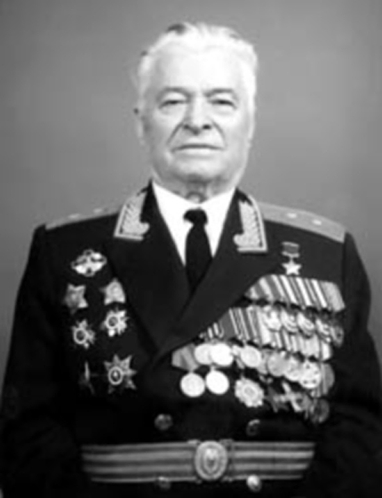 Фото предоставлено Сергеем  Денисовым (г. Гомель) Герой Советского Союза генерал-лейтенант В.Я. Петренко